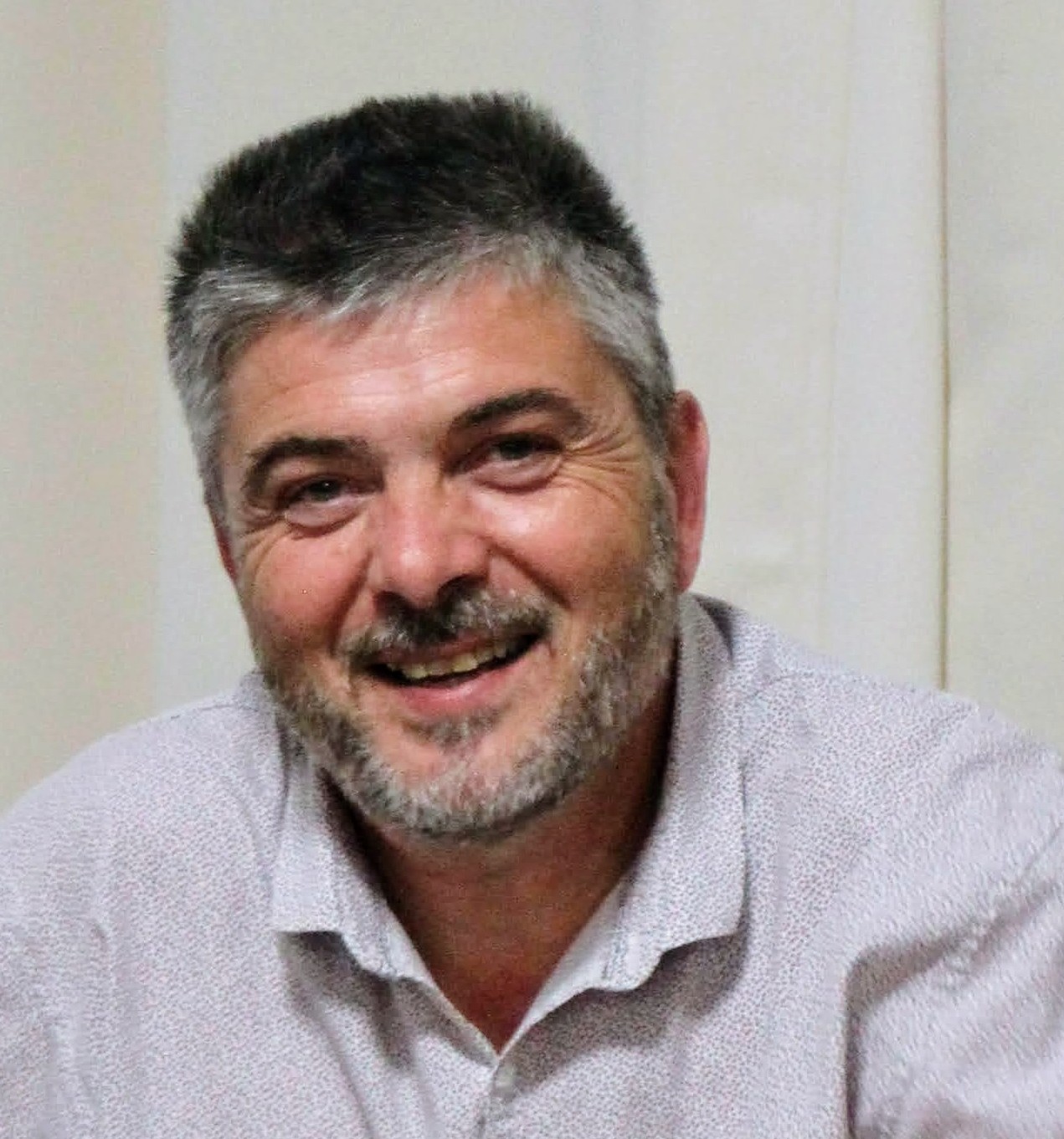 Francis, créateur de sites web à Nuits-Saint-Georges